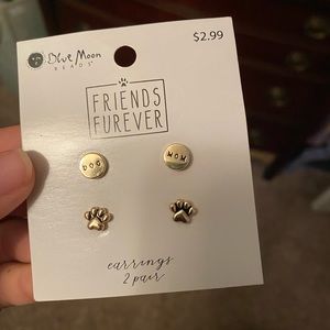 Dog Mom earrings